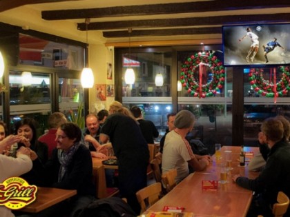 照片: K&amp;uuml;ppersteger Grill